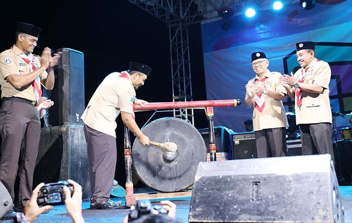 Festival Wirakarya Kampung Kelir Pramuka Siap Percantik 100 Rumah Warga Hargomulyo Ngawi Festival Wirakarya Kampung Kelir Pramuka Siap Percantik 100 Rumah Warga Hargomulyo Ngawi
