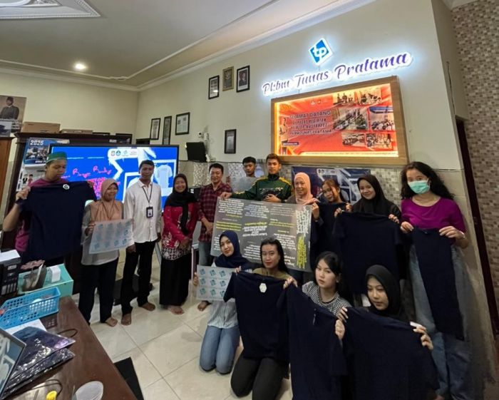 Modal Setrika Rumah, PKBM Kota Blitar Ajarkan Sablon Kaos DTF untuk Peluang Usaha Lebaran