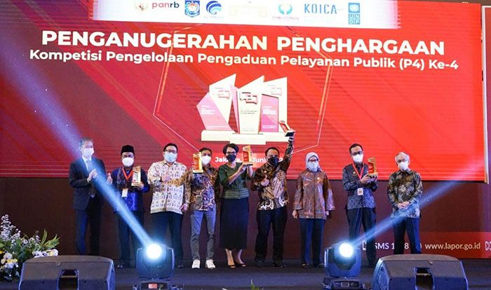 Kota Kediri Sabet Penghargaan pada Kompetisi Pengelolaan Pengaduan Pelayanan Publik