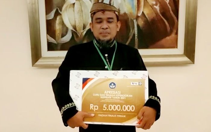 Kepsek SMPN 5 Kota Mojokerto Raih Prestasi Kepala Sekolah Inspiratif Nasional 2021