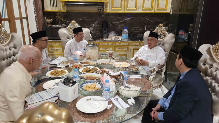 Alfan Alfian Koleksi Ribuan Buku sampai Pencuri Kecele, Kiai Asep Justru Tak Punya Buku Alfan Alfian Koleksi Ribuan Buku sampai Pencuri Kecele, Kiai Asep Justru Tak Punya Buku