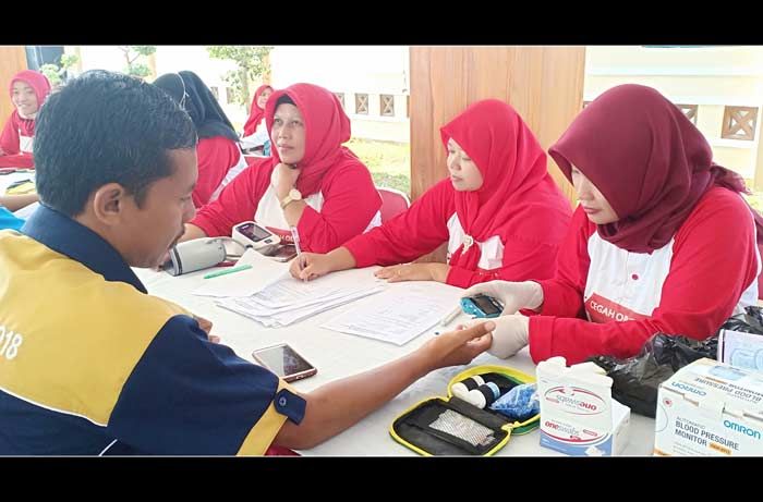 Hari Diabetes, Ratusan Orang Ikut Pemeriksaan Gula Darah Gratis di Blitar