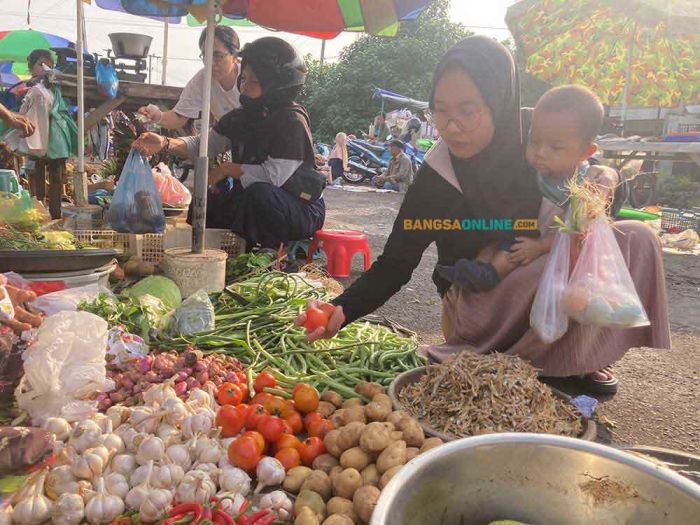 Harga Sembako Jatim Minggu 17 Agustus 2025: Cabai Keriting Rp29.758/kg, Bawang Merah Rp46.179/kg
