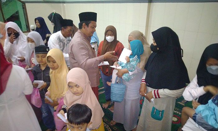 Sambut Tahun Baru Islam, Yayasan Masjid At Taqwa Surabaya Beri Santunan untuk Puluhan Anak Yatim