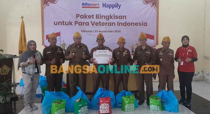 Alfamart dan Happily Salurkan 500 Paket Tali Asih untuk Veteran di 10 Kota