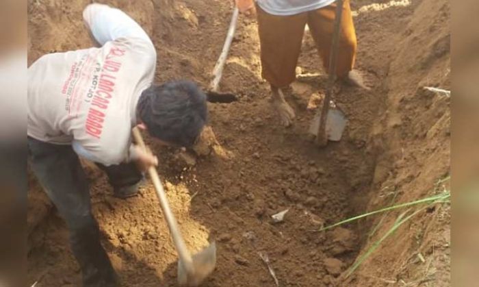 Sepuluh Jenazah di Makam Duduhan Pacitan Hilang Terseret Banjir,  Keluarga Mencari
