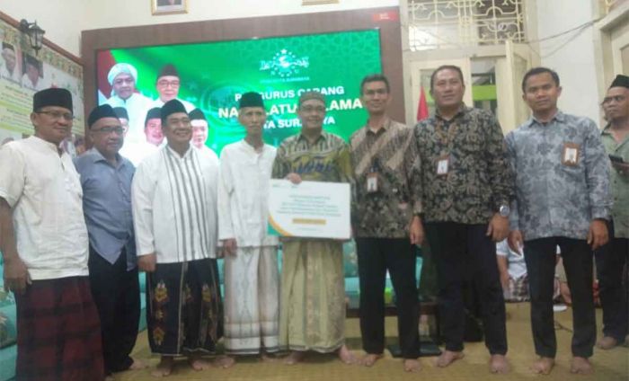 PCNU Surabaya Terima Bantuan untuk Renovasi Kantor