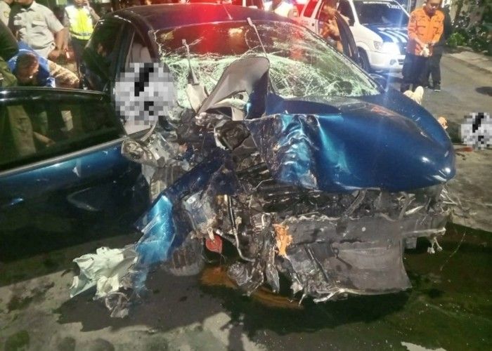 Sopir Ford Fiesta Tewas Usai Tabrak Motor Pengangkut Sampah di Surabaya, Apa Penyebabnya?