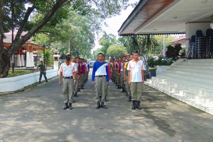 Hadapi HUT, Anggota Kodim Gembleng Satpol PP dan Linmas Ngawi untuk Lomba