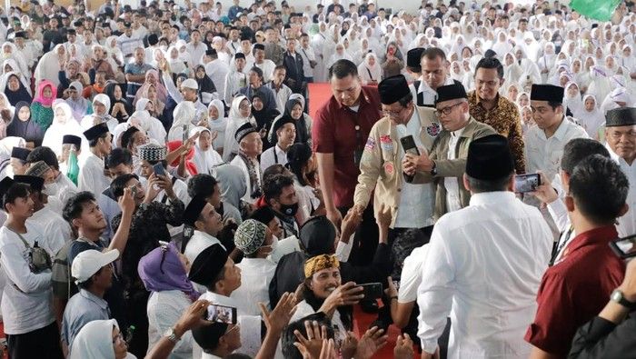 Dinobatkan sebagai Guru Bangsa, Mahfud MD Ngaku Berat, Siapa Saja Guru Bangsa