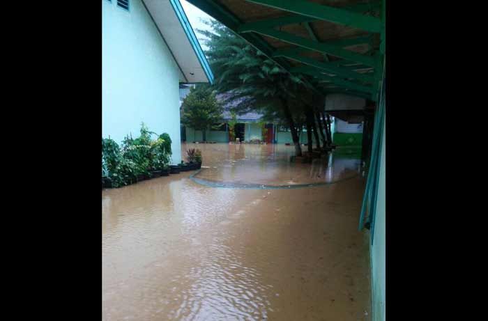 Pacitan Kembali Diterjang Banjir dan Tanah Longsor Pacitan Kembali Diterjang Banjir dan Tanah Longsor
