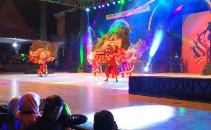 Festival Reog Mini Ditutup, Dimeriahkan Pesta Kembang Api dan Tari Kolosal  