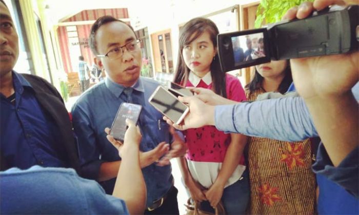 Kuasa Hukum dan Korban Kekerasan Sales Oppo Datangi Mapolres Tuban