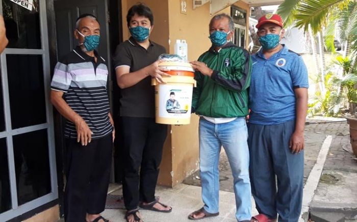 Cegah Pesepakbola di Sidoarjo Terpapar Corona, Amir Aslichin Beri Bantuan Cegah Pesepakbola di Sidoarjo Terpapar Corona, Amir Aslichin Beri Bantuan