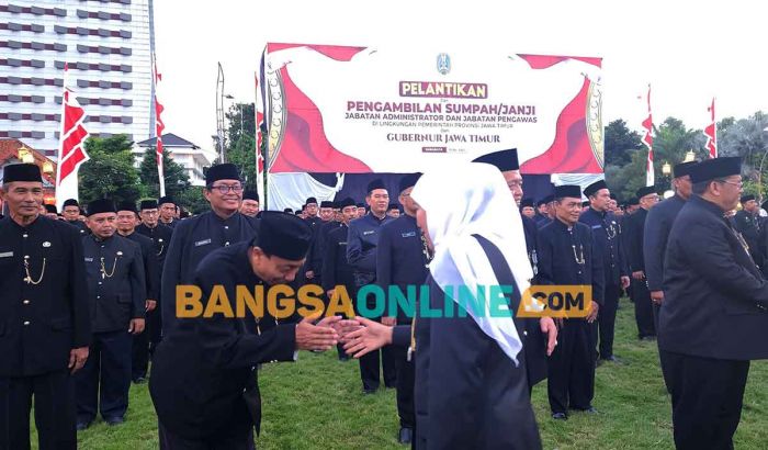 Lantik 505 Pejabat Eselon III dan IV, Khofifah Tekankan Core Values ASN BerAKHLAK dan Berintegritas