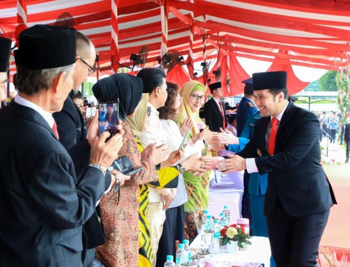 Pimpin Upacara Hari Pahlawan, Wagub Emil Dardak Ajak Generasi Muda Lanjutkan Perjuangan