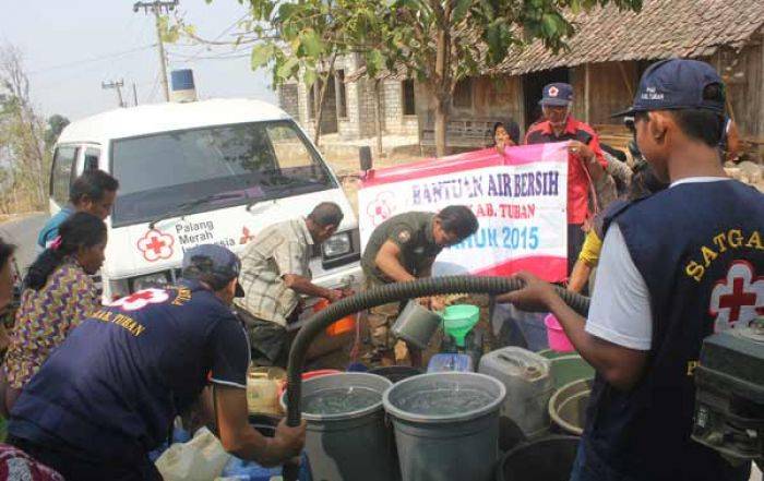 PMI Tuban Bantu Warga Krisis Air Bersih di Gerabagan