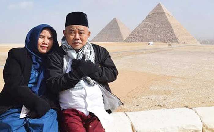 Didampingi Istrinya, Nyai Alif Fadlilah yang Dermawan, Kiai Asep: Saya Anak ke-21