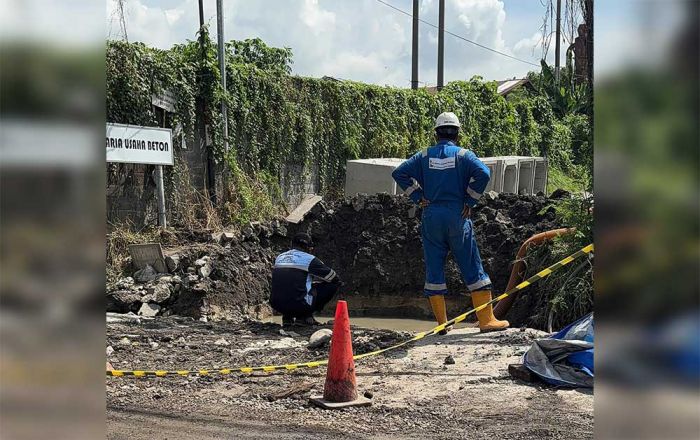 Perbaikan Jalan Mayjend Sungkono Gresik yang Rusak Parah Belum Bisa Dilakukan, ini Penyebabnya Perbaikan Jalan Mayjend Sungkono Gresik yang Rusak Parah Belum Bisa Dilakukan, ini Penyebabnya