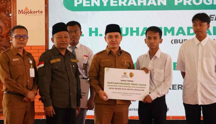 200 Siswa di Kabupaten Mojokerto Terima Ijazah Lewat Program dari Baznas 200 Siswa di Kabupaten Mojokerto Terima Ijazah Lewat Program dari Baznas