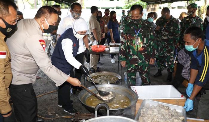 Gubernur Khofifah Dorong Pemda yang Sedang Terapkan PSBB Tambah Titik Dapur Umum dengan Gandeng UMKM