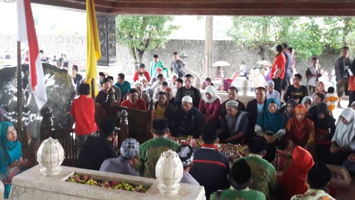 Peringati HPN, PWI Jatim Gelar Tahlil di Makam Bung Karno