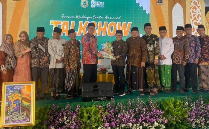Hadiri Seminar di Tambakberas, Menko PM Cak Imin: Santri Jadi Motor Perubahan Bangsa Hadiri Seminar di Tambakberas, Menko PM Cak Imin: Santri Jadi Motor Perubahan Bangsa