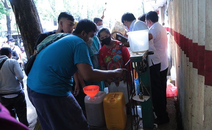 Tekan Kelangkaan, Pemkot Probolinggo Gelontorkan 7.200 Liter Minyak Goreng Curah