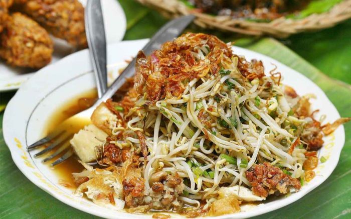 Wajib Dicoba! Ini Resep Gampang Buat Lontong Balap Khas Surabaya