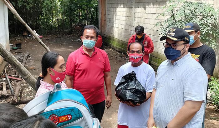 Bupati Kediri Beri Bantuan Bedah Rumah untuk Warganya di Dusun Manyaran