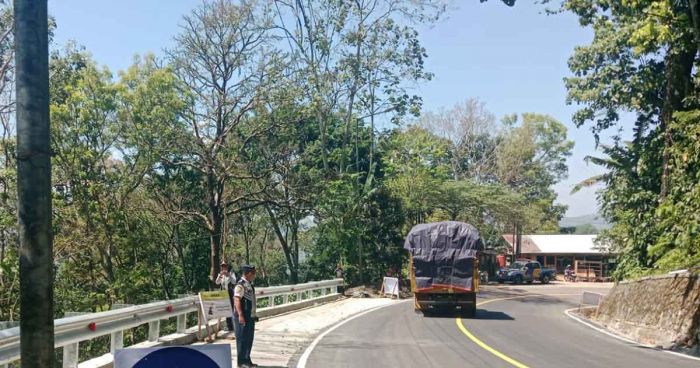 Jalur Gumitir Dibuka Lebih Cepat, Gubernur Khofifah Dorong Pemulihan Ekonomi Tapal Kuda Jalur Gumitir Dibuka Lebih Cepat, Gubernur Khofifah Dorong Pemulihan Ekonomi Tapal Kuda