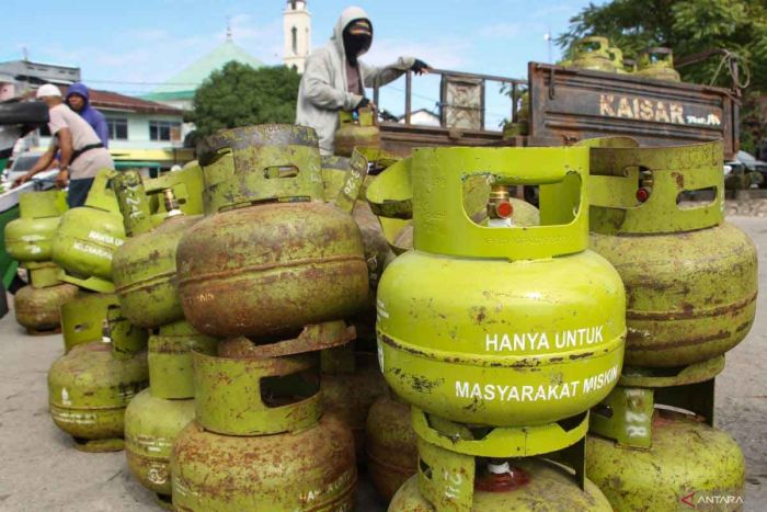 Pedagang di Surabaya Ngaku Belum Tahu Larangan Berjualan Gas Elpiji 3 Kilogram