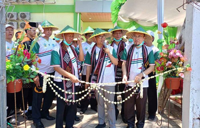 Kakanwil Kemenag Jatim Tanam Pohon di Lamongan