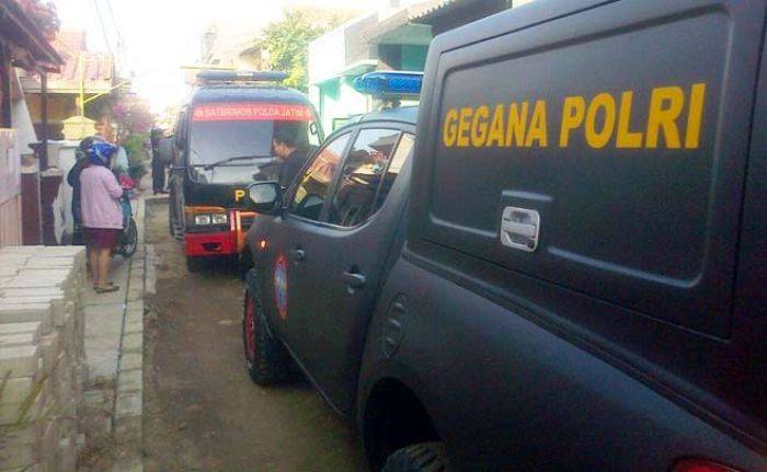 Geger di Jl Bronggalan, Warga Temukan Kotak Diduga Berisi Bom 