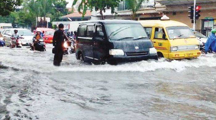 Banjir Surabaya Meluas, Pemkot Dituding Teledor