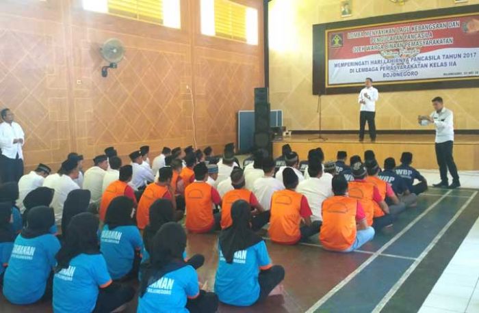 Warga Binaan Lapas Bojonegoro Antusias Ikuti Lomba Baca Pancasila dan Nyanyi Indonesia Raya