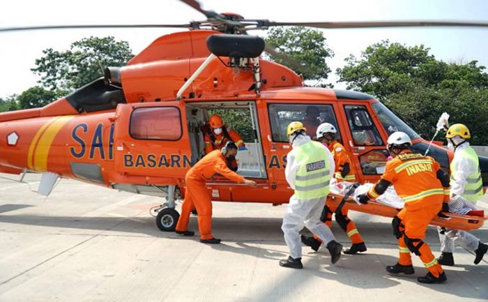 Jasa Marga dan Basarnas Gelar Simulasi Penyelamatan Khusus Kecelakaan Menggunakan Helikopter