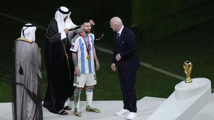 Jubah Bisht Lionel Messi Tuai Kontroversi