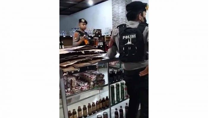 Anggota DPRD Jember dan Polisi Sidak Toko yang Jual Minuman Keras di Jalan Sumatra