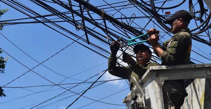 Tata Jaringan Provider, Pemkot Surabaya Tertibkan Kabel FO Ilegal