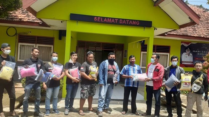 ​Eks Penderita Kusta di Tuban Terima Bantuan Baju Layak Pakai dan Sembako dari FBT