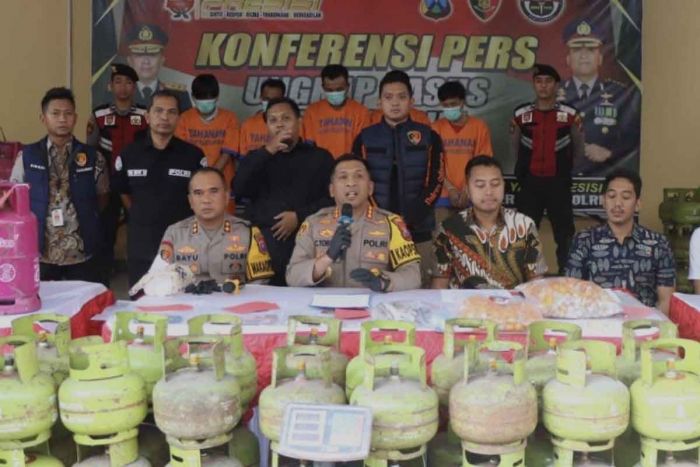 Polisi Bongkar Dua Lokasi Gudang Elpiji Oplosan di Sidoarjo