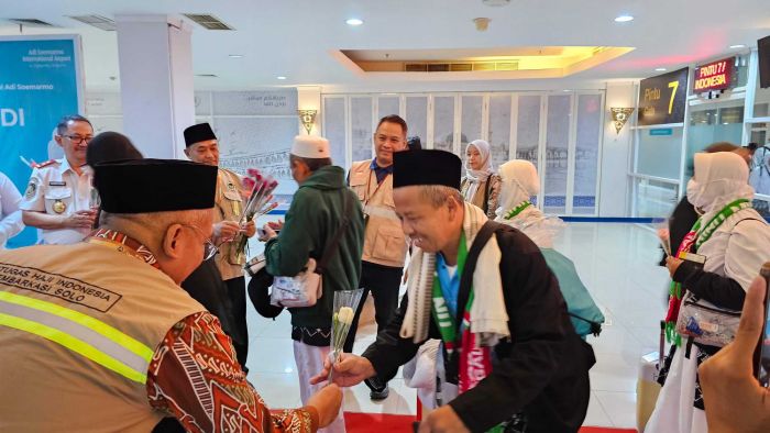 75 Kloter Sudah Pulang, Kemenhaj: Jemaah Dilarang Bawa Air Zamzam dalam Koper