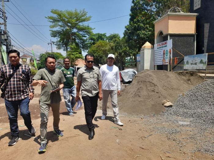 Pj Bupati Pasuruan Sidak Pengerjaan Revitalisasi Alun-Alun Bangil