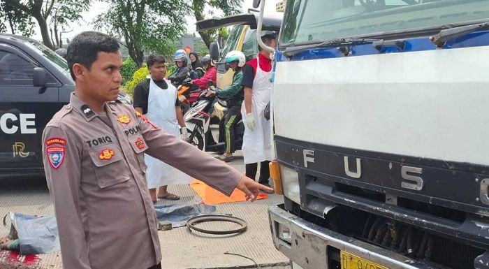 Ban Truk Meletus di Sidoarjo, Tukang Tambal Ban Tewas