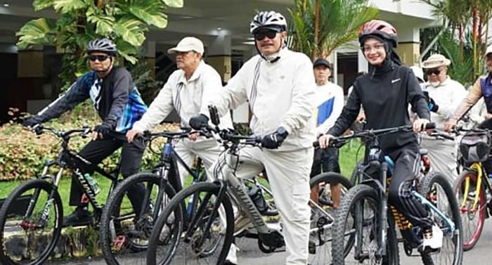 Tinjau Potensi Daerah, Wali Kota Kediri dan Madiun Gowes Bareng