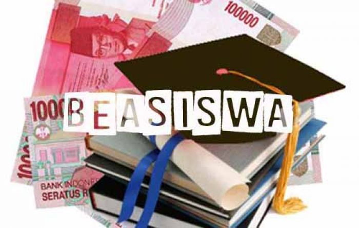 Ratusan Mahasiswa Bojonegoro Antre Dapatkan Beasiswa dari Pemkab