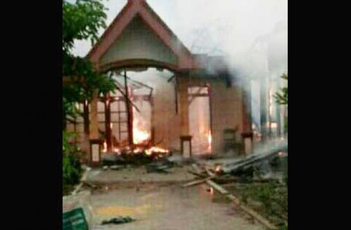 Kakek Lelap Tidur, Rumah Ludes Terbakar Kakek Lelap Tidur, Rumah Ludes Terbakar