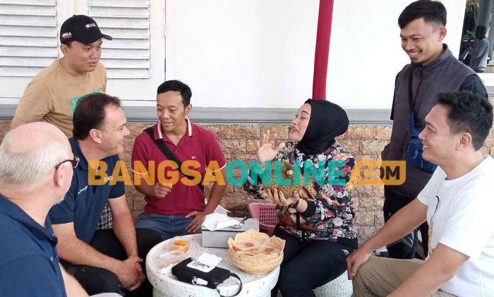 Wakil Wali Kota Madiun Kenalkan Durian Varietas Baru di Depan Rumah Dinas