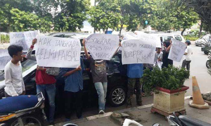 Kantor PBNU Didemo, Tuntut KPK Usut Helmy Faishal Zaini 